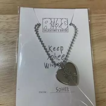 Ожерелье ко Дню святого Валентина Riize Sohee