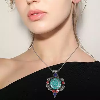 Ожерелье ручной работы из тибетского серебра с драгоценными камнями бирюзового и красного кораллов в Непале