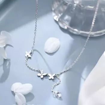 Ожерелье с бабочкой Ins Cold Wind Simple Fringed Keybone Chain Женская легкая роскошная темпераментная нишевая дизайнерская Sense New Strong Chain