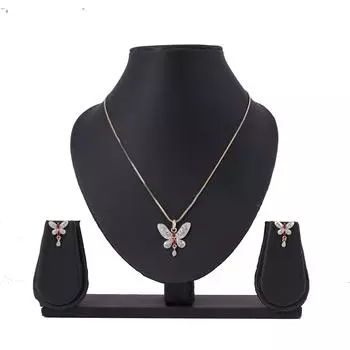 Ожерелье с бриллиантами и парой серег