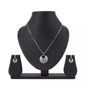 Ожерелье с бриллиантами и парой серег