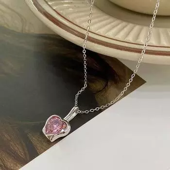 Ожерелье с цветным бриллиантом Love, нестандартная подвеска в форме сердца, ниша, высококачественная цепочка для ключицы, холодный стиль