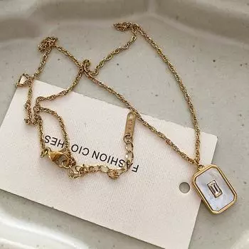 Ожерелье с геометрическим квадратным кулоном из титановой стали, легкая роскошная нишевая конструкция, простая высокочувствительная ключичная цепочка