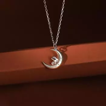 Ожерелье с кроликом Женское легкое роскошное нишевое дизайнерское чувство натального года Прочная цепочка из нержавеющей стали Луна Кролик Ключичная цепочка