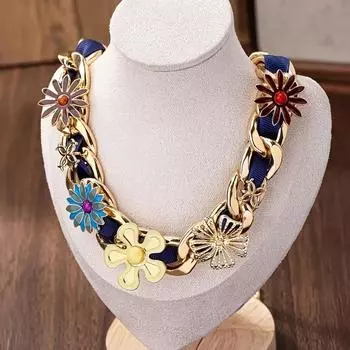 Ожерелье с подвеской из цветочной эмали, в паре с голубой лентой и железной цепью - стиль хип-хоп-готика - подходит для повседневного ношения и вечеринок - унисекс синий