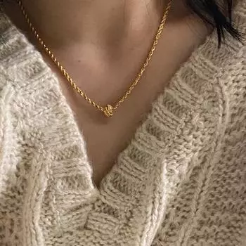 Ожерелье с подвеской в виде ретро-узла в стиле Гонконга, женская нишевая индивидуальность, уникальная, изысканная, модная, универсальная, цепочка на шею, цепочка на ключицу