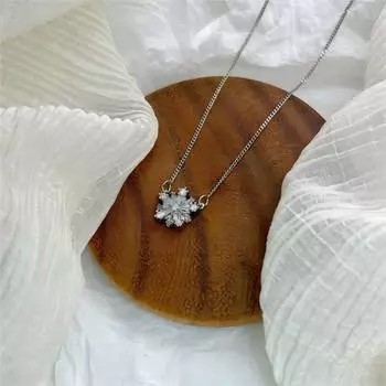 Ожерелье с подвеской в виде снежинки из циркония для женщин; роскошный ювелирный подарок на Рождество и зиму.