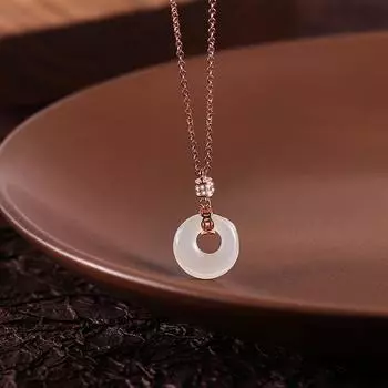 Ожерелье с пряжкой безопасности, женское, легкое, роскошное, нишевый дизайн, имитация нефрита Хотан, цепочка на ключицу из нержавеющей стали с бриллиантами