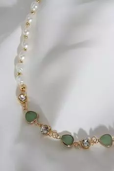 Ожерелье с зеленым треугольным камнем и жемчугом