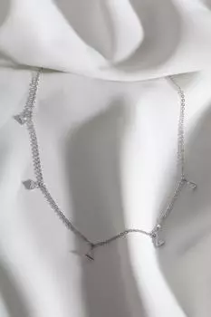 Ожерелье серебряного цвета с рядами треугольных камней