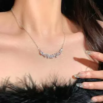 Ожерелье серии «Цветок глицинии» для женщин из титановой стали, не выцветает, легкая роскошь, ниша, изысканный элемент украшения в виде цветка глицинии