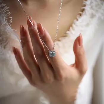 Ожерелье Sugar Cube, женская легкая роскошная нишевая конструкция, инкрустированная бриллиантами, геометрическая круглая цепочка на ключицу из нержавеющей стали, темпераментная цепочка на шею