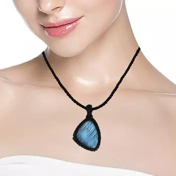 Ожерелье в технике макраме с подвеской из лабрадорита, натуральным камнем ручной работы, хрусталем Bohemian