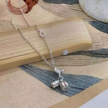 Ожерелье в виде бабочки с изысканным темпераментом, легкая роскошь, изысканное ощущение, украшение на шею, нишевый дизайн, новый стиль для женщин.