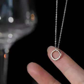 Ожерелье в виде ромба, женское, летнее, темпераментное, легкое, роскошное, нишевый дизайн, геометрическая цепочка на ключицу, цепочка из нержавеющей стали