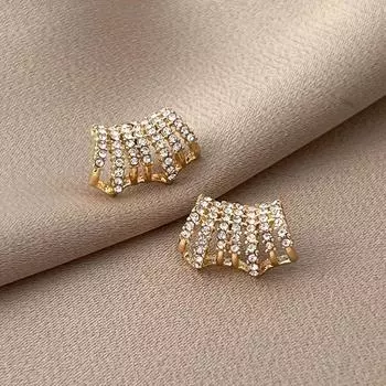 Pair of Elegant Golden-Tone Hoop Earrings with Sparkling Accents - Versatile Women s Jewelry for Casual & Formal Occasions, Cute Earrings