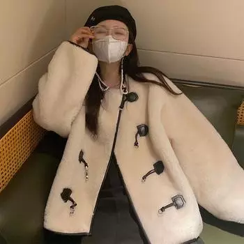 Пальто из овечьей шерсти в стиле ретро для женщин, шуба из овечьей шерсти в молодежном стиле, новогодняя цельная короткая шуба с пряжкой-крючком S