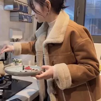 Пальто из овечьей шерсти женское короткое 2024 зима новое маленькое утолщенное замшевое верх с меховой вставкой S