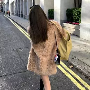 Пальто из овечьей шерсти женское зимнее 2024 новое иностранное пальто средней и длинной длины популярное в этом году S чёрный