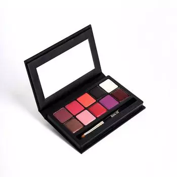 Палетка для губ Rang D состоит из 9 оттенков губной помады и одного блеска для любого настроения.