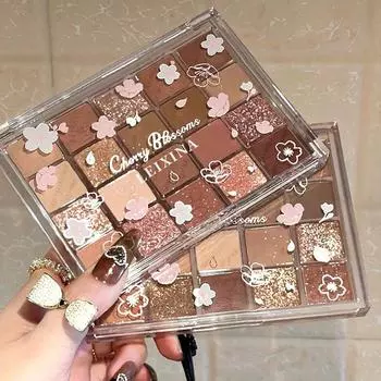 Палитра теней для век Laceina Sakura Dance из 20 цветов: Перламутровые, блестящие, матовые, землистые и молочно-чайные оттенки низкой насыщенности. Snow Deer янтарь