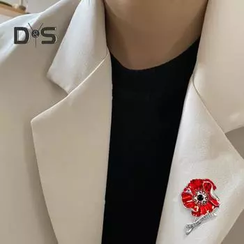 Памятная брошь в честь 80-летия Победы в Европе, значок в форме цветка с эмалевыми лепестками для героев Второй мировой войны красный