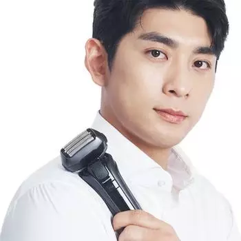 Panasonic Ramdash ES-LV9U 5-blade premium electric shaver