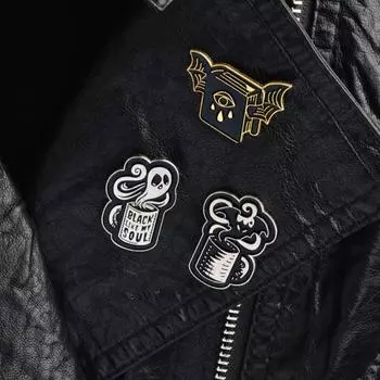 Панк Летучая мышь Летающая книга Кофейная чашка Брошь Булавка Эмалированная куртка Сумка Ювелирный клуб Подарок 3