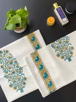 Пара хлопковых полотенец для рук с блочным принтом