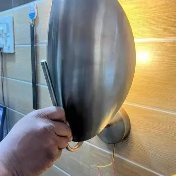 Пара из 2 изогнутых латунных настенных бра - Современные светильники середины века - Старинное латунное бра Beetle