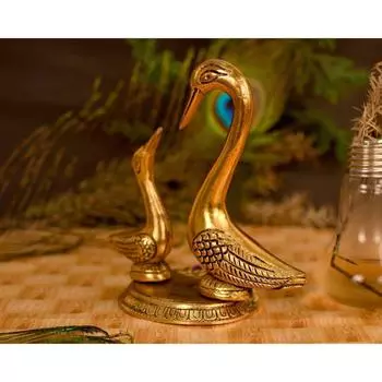 Пара лебедей «Целующиеся», декоративная статуэтка из металла, набор из лебедя/утки, для домашнего стола, офисного стола, украшение, 6,35 см (Металл, Золото)