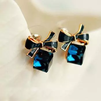 Пара серег Женская мода Лук Серьги с кубическими кристаллами