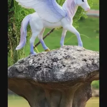 Партия фигурок пегасов и единорогов