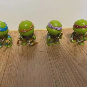 Партия из 4 фигурок черепашек-ниндзя