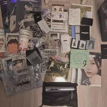 Партия товаров Le Sserafim