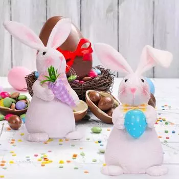 Пасхальный кролик плюшевая кукла мультяшный плюшевый кролик держит морковное яйцо плюшевый кролик стол A