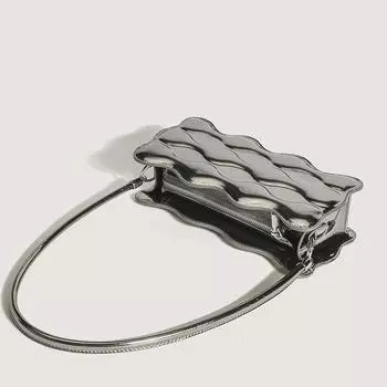 Patent leather glossy small square bag niche personalized bag women s 2024 spring new popular texture crossbody shoulder armpit bag серебряный