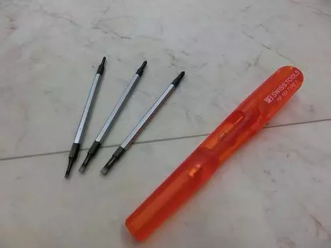 PB SWISS TOOLS Тонкая ручка с 52 сменными лезвиями отвертки Внутренний мини-карманный набор инструментов Общая длина 155 мм 169.V02CN