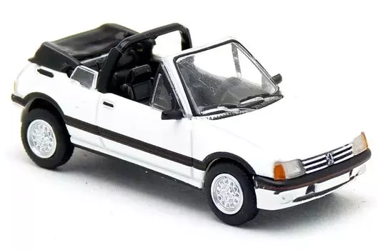 PCX87 Peugeot 205 Convertible 1986 White Peugeot 205 Convertible Premium Classics Mini Car HO Scale 1/87 белый