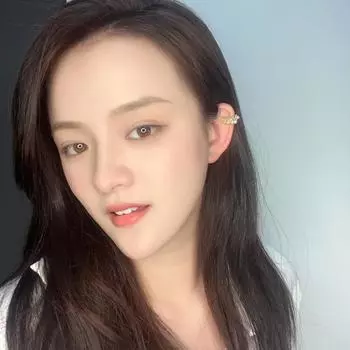 Pearl ear bone clip without ear holes, high-end sense, personalized fashion, exquisite hollow pattern earrings, fashion