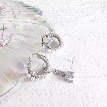 Pearl earrings women s cold wind metal earrings temperament personality niche design sense zircon earrings золотой