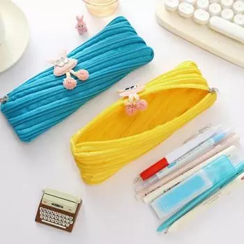 Пенал большой емкости с большим диагональным отверстием и застежкой-молнией для ручек оранжевый