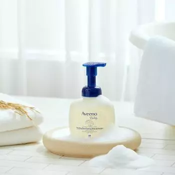 Пенящееся средство для мытья и шампунь Aveeno Soothing Relief 400 мл