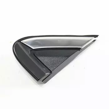 Передняя левая боковая накладка на угол крыла для GMC Terrain 2018-2022 84107336