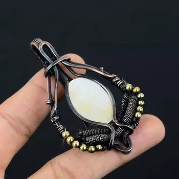 Перламутровый драгоценный камень из чистой медной проволоки, обернутый дизайнерской подвеской ручной работы 3.07 Inches жёлтый