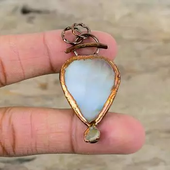 Перламутровый кулон, гальванопластический медный кулон, элегантное ювелирное украшение, подвеска из драгоценных камней, кулон ручной работы, гальванопластическое ювелирное украшение, подарок на помолвку