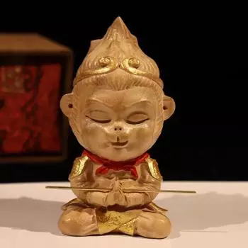 Персиковая резьба по дереву Сунь Укун Модель Творческое путешествие на Запад Король обезьян Мультяшная фигурка Ручная резьба Ремесла Оптовая продажа A