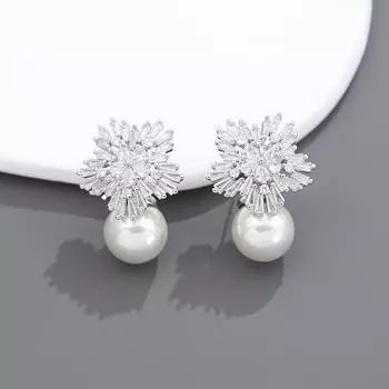 Personality Inlaid Zircon Snowflake Pearl Stud Earrings, High Sense Fashion Temperament Earrings, Female Celebrity Light Luxury Style Versatile