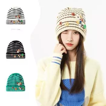 Personalized button woolen hat scarf two-piece set for women autumn knitted pile hat Japanese style face-showing small Korean version pile hat hat circumference 56cm-60cm