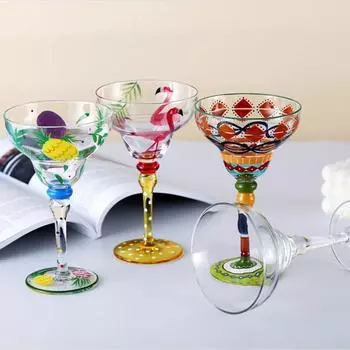 Personalized Creative Wine Glass Margaret Painted Crystal Glass Cocktail Triangle Bar Glass Wedding Party Multifunctional 270ML as shown